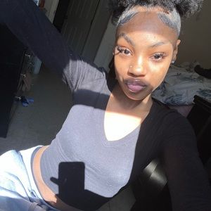 Meet your Posher, Adrianna
